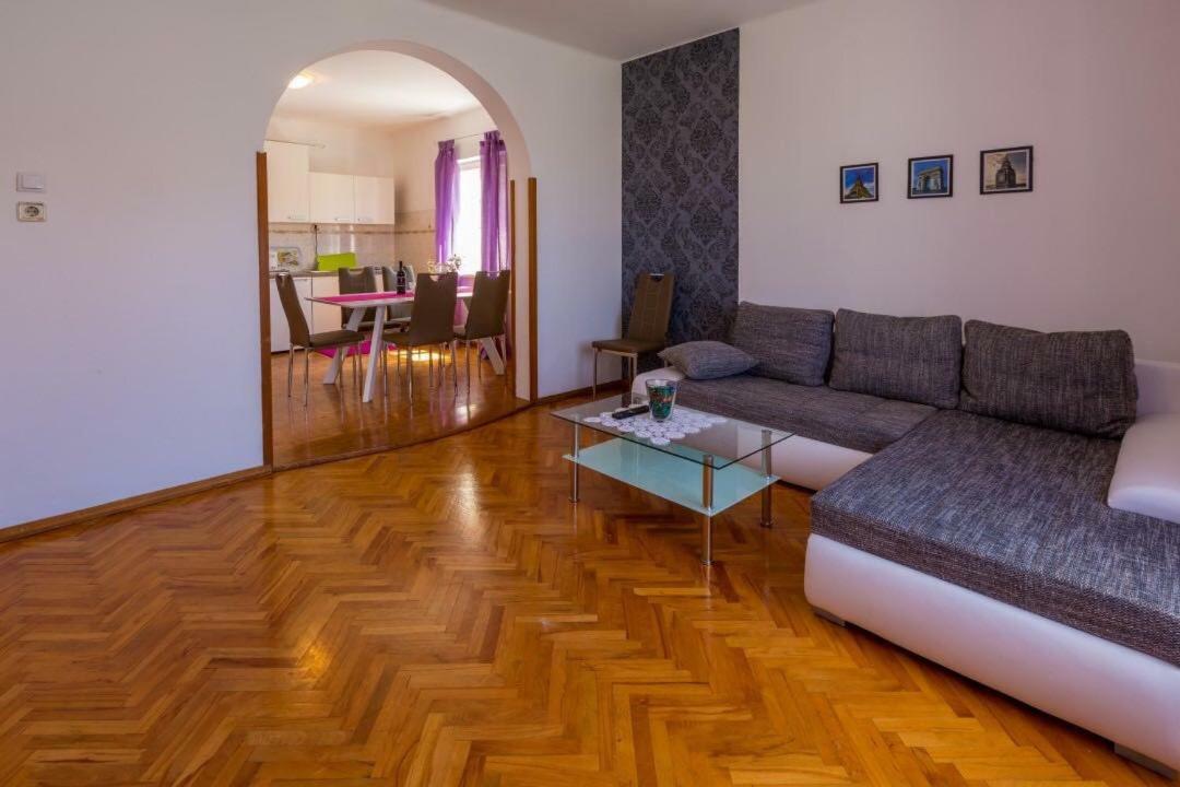 Apartment Dvorska ซริกเวนิซา ภายนอก รูปภาพ