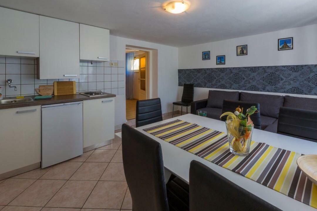 Apartment Dvorska ซริกเวนิซา ภายนอก รูปภาพ